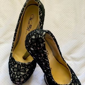 Lace Pumps